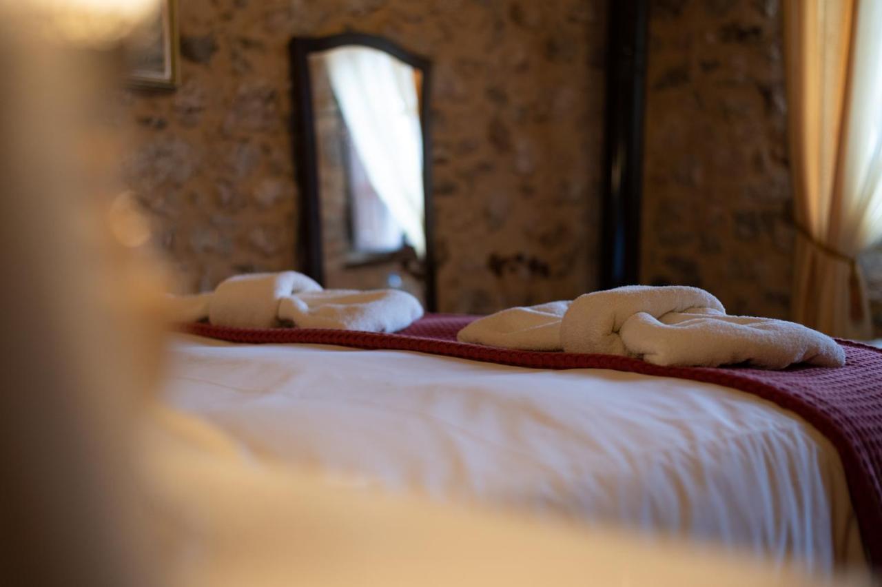 Proselinos Hotel Dimitsana Bagian luar foto