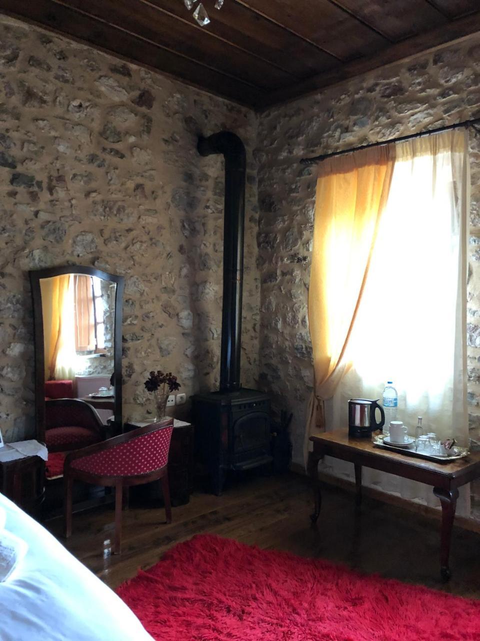 Proselinos Hotel Dimitsana Bagian luar foto