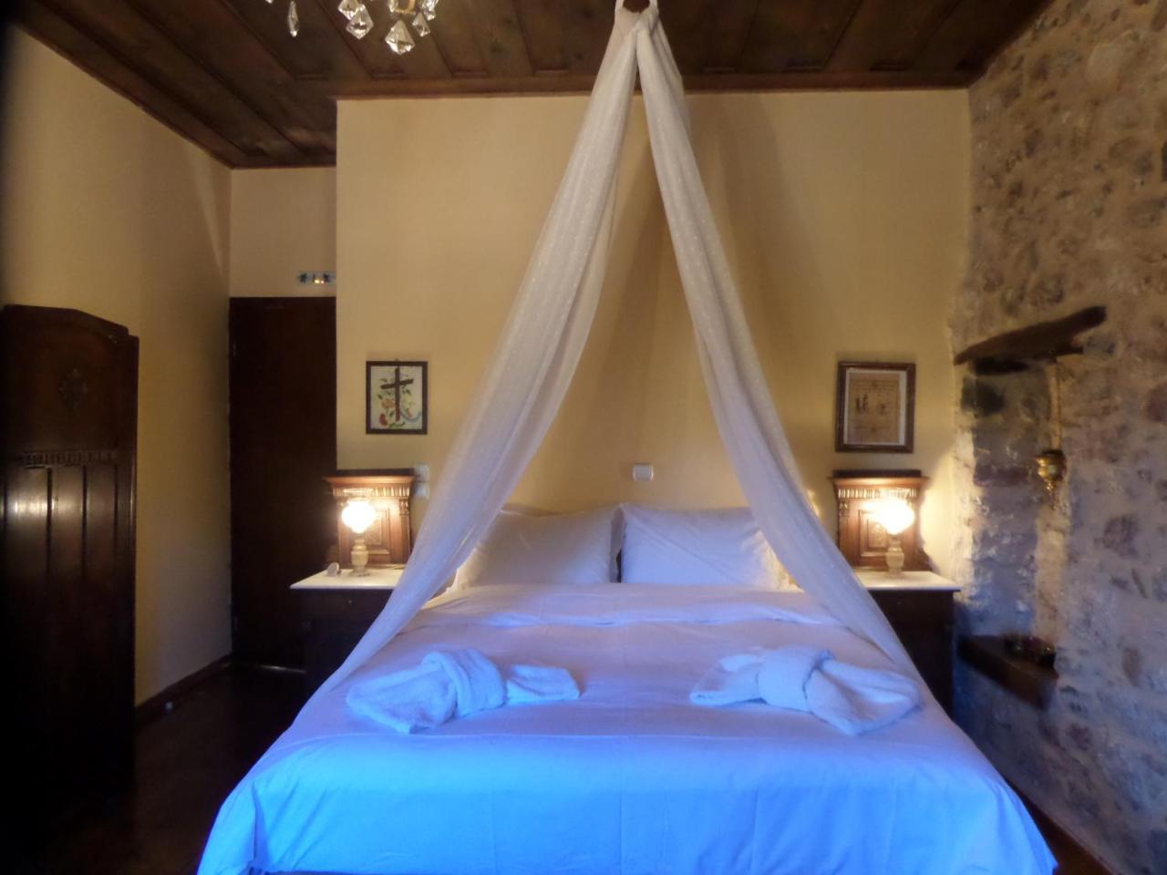 Proselinos Hotel Dimitsana Bagian luar foto